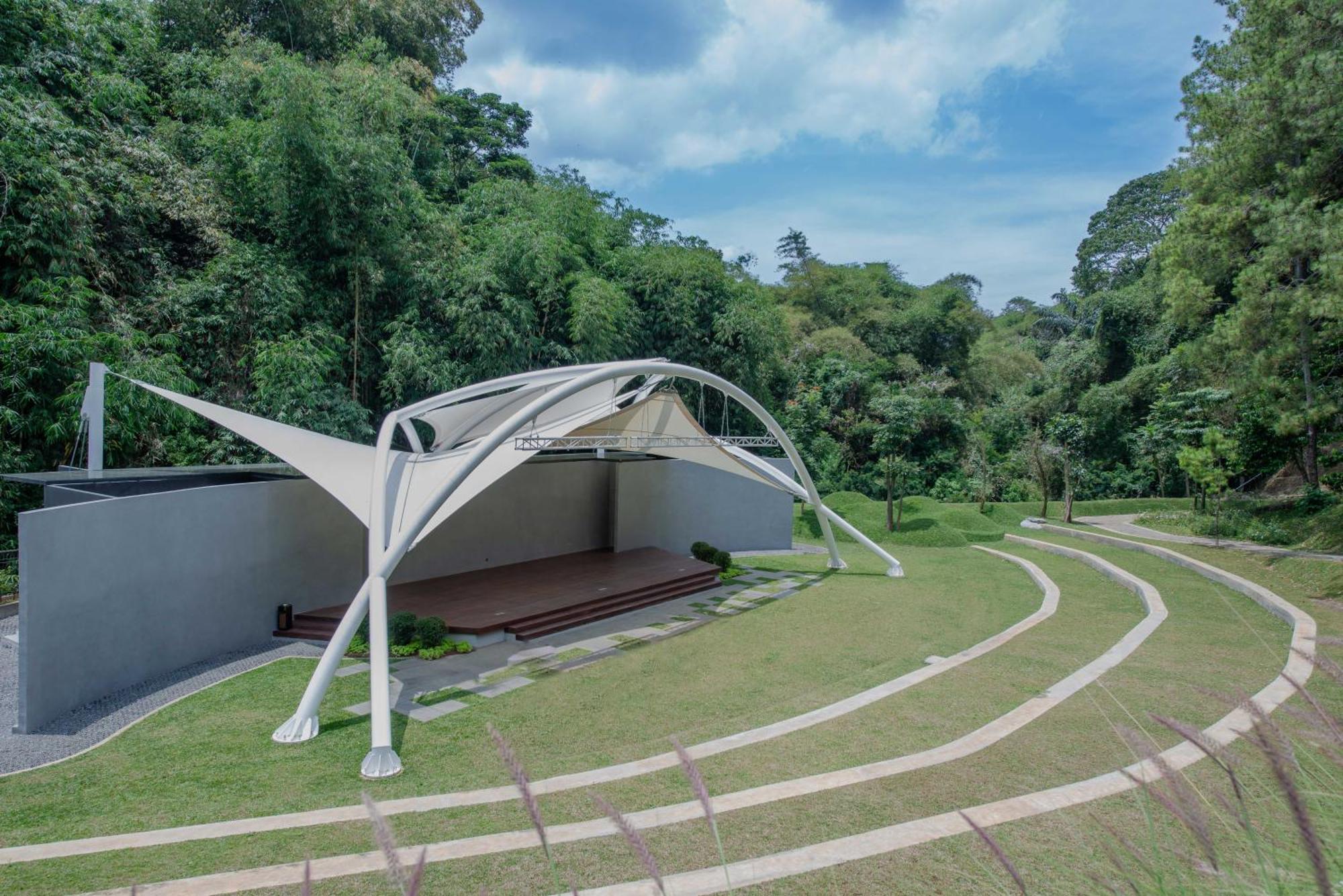The Gaia Hotel Bandung Lembang Kültér fotó